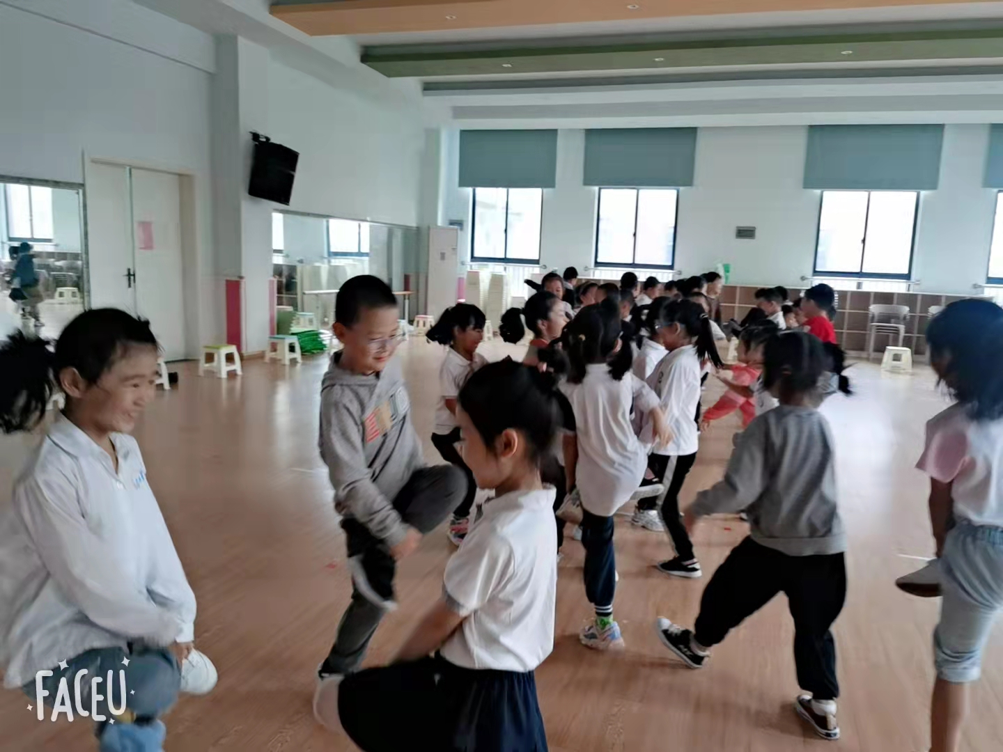 https://ljyey.wxlxjy.com/contents/sitefiles2044/10222167/images/26042959.jpg