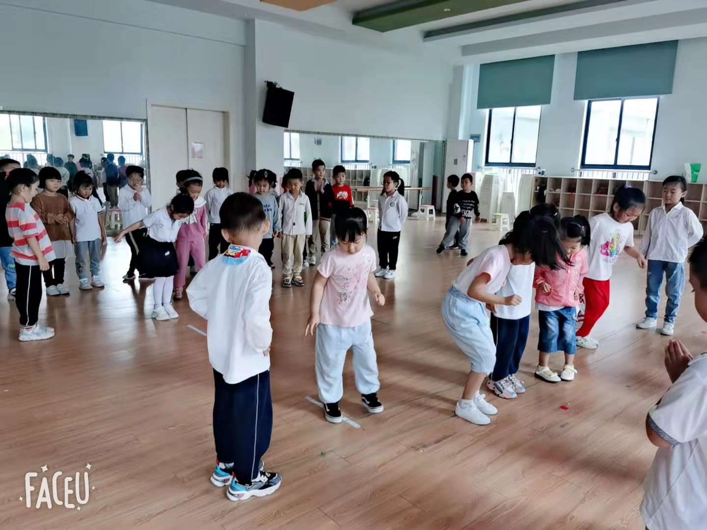 https://ljyey.wxlxjy.com/contents/sitefiles2044/10222167/images/26042972.jpg