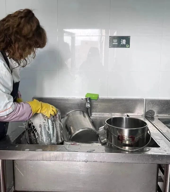 https://ljyey.wxlxjy.com/contents/sitefiles2044/10222167/images/41151523.jpeg