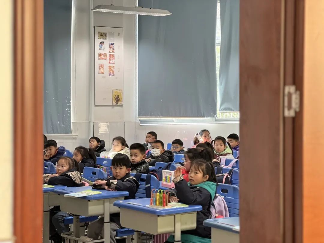 https://ljyey.wxlxjy.com/contents/sitefiles2044/10222167/images/41578475.jpeg