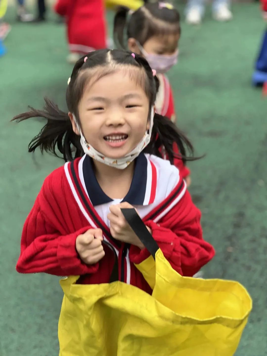 https://ljyey.wxlxjy.com/contents/sitefiles2044/10222167/images/43572746.jpeg