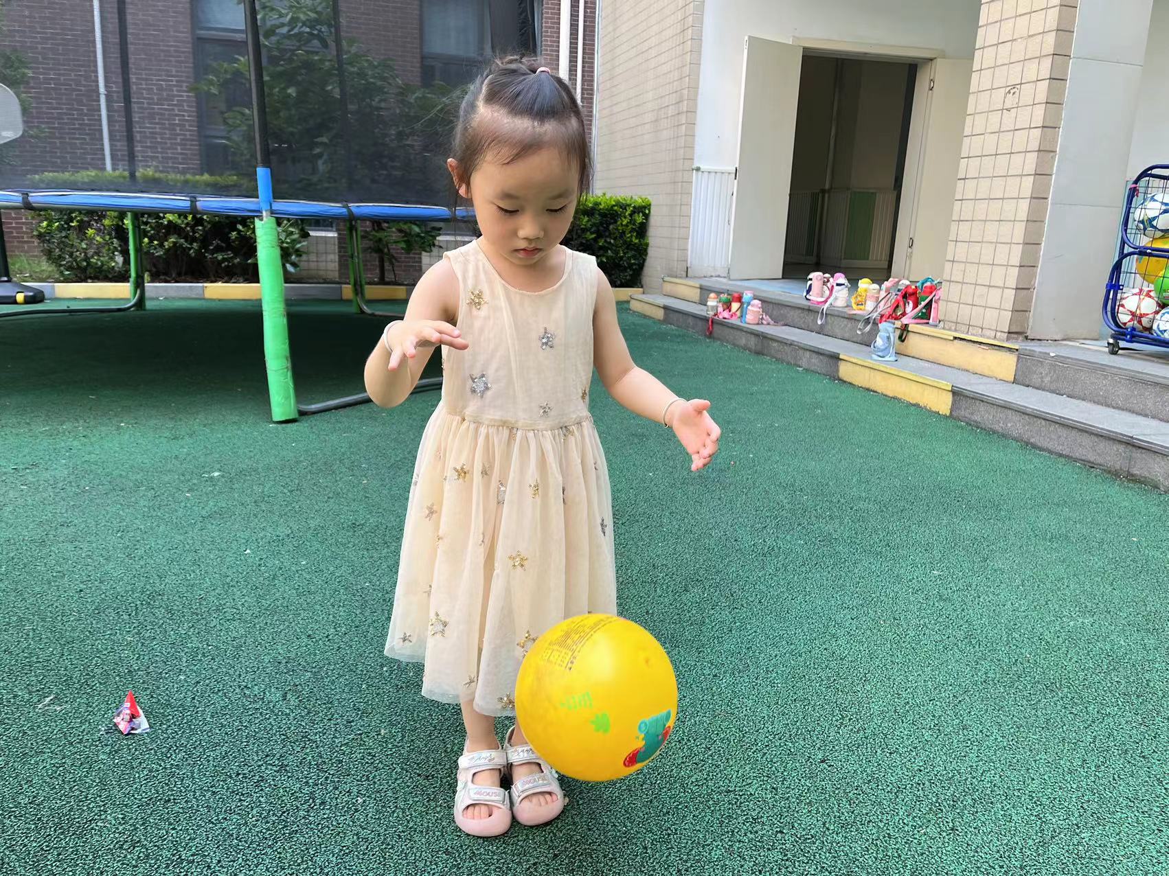 https://ljyey.wxlxjy.com/contents/sitefiles2044/10222167/images/43747195.jpg