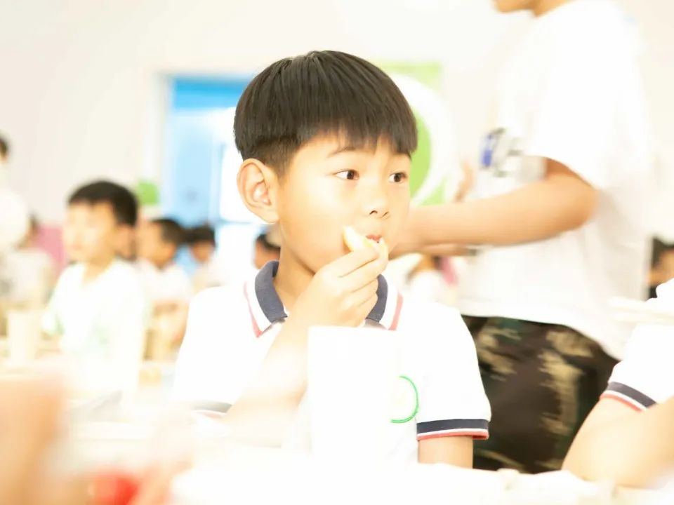 https://ljyey.wxlxjy.com/contents/sitefiles2044/10222167/images/44032201.jpeg