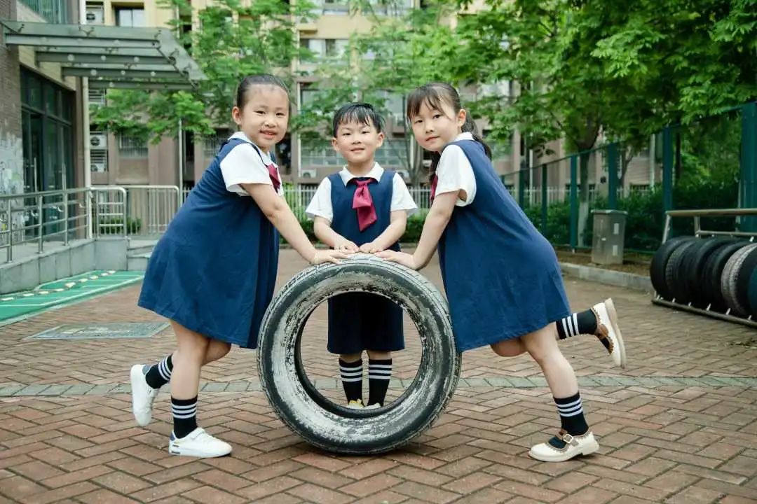 https://ljyey.wxlxjy.com/contents/sitefiles2044/10222167/images/44032670.jpeg