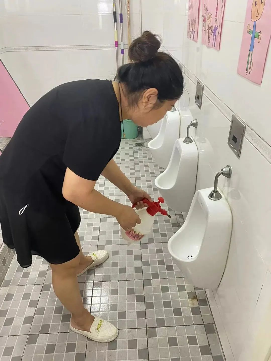 https://ljyey.wxlxjy.com/contents/sitefiles2044/10222167/images/46072887.jpeg