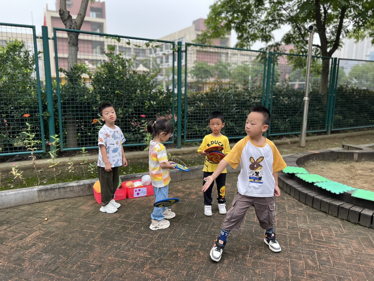 https://ljyey.wxlxjy.com/contents/sitefiles2044/10222167/images/46256485.jpg