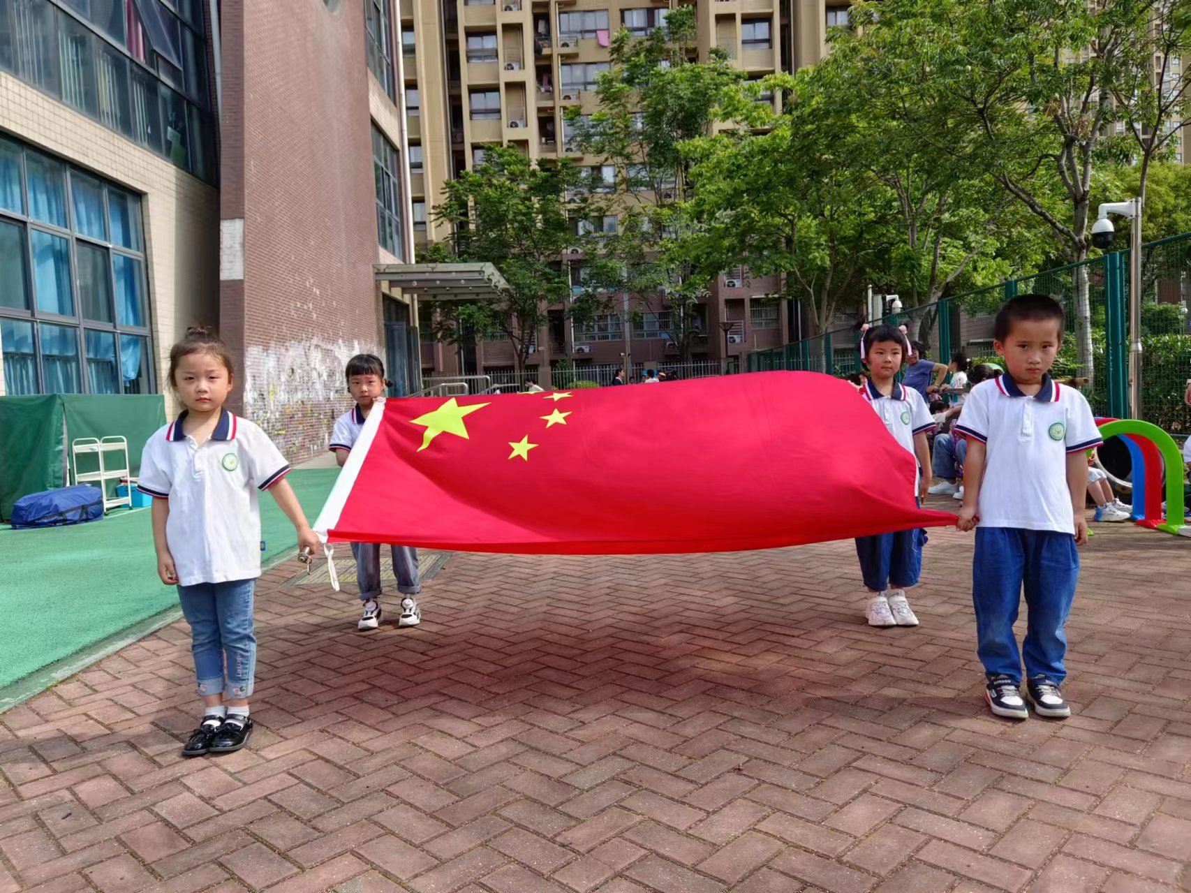 https://ljyey.wxlxjy.com/contents/sitefiles2065/10327692/images/51018493.jpg